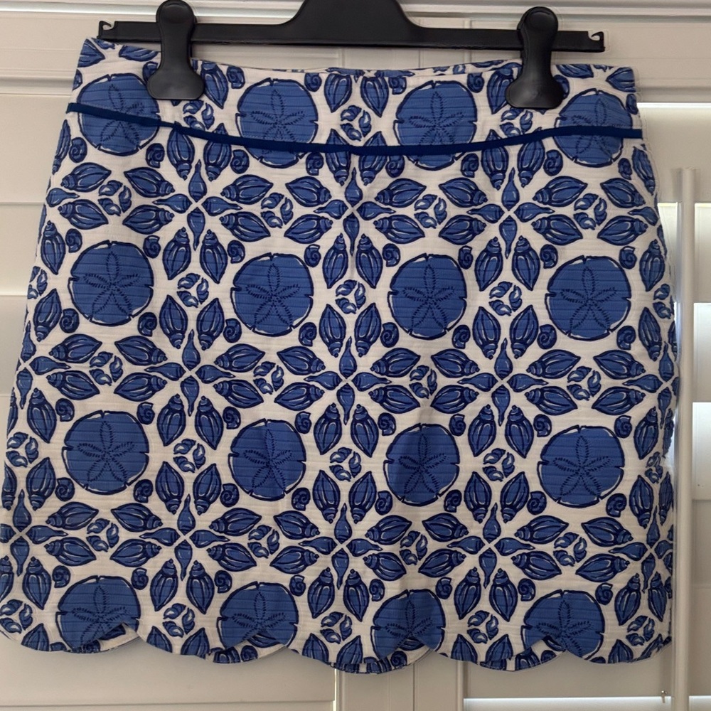 Lilly Pulitzer Blue and White Floral Scalloped Hem Mini Skirt